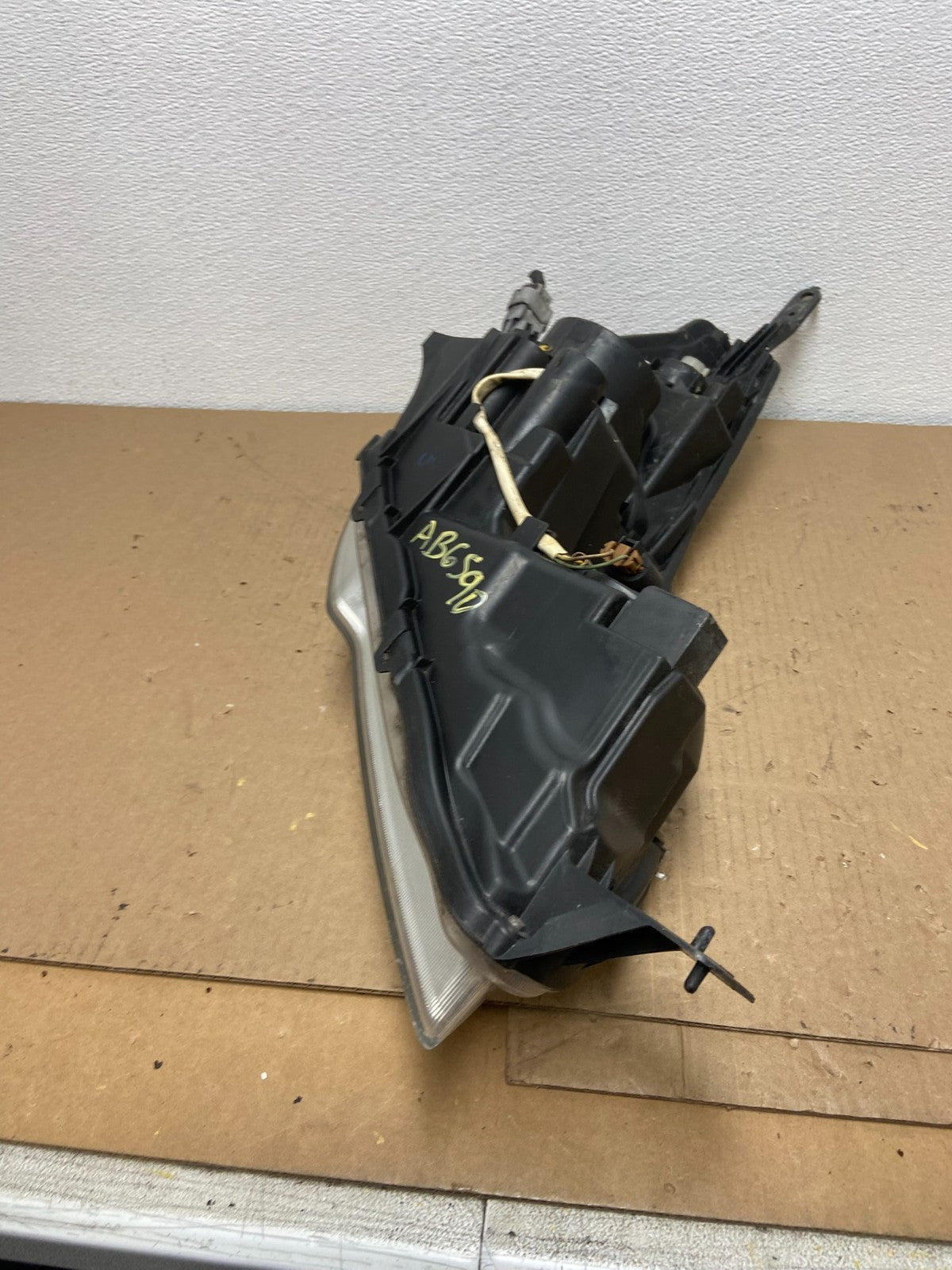 2010 2011 2012 Subaru Legacy Outback Left Driver Halogen Headlight AB6590 DW4