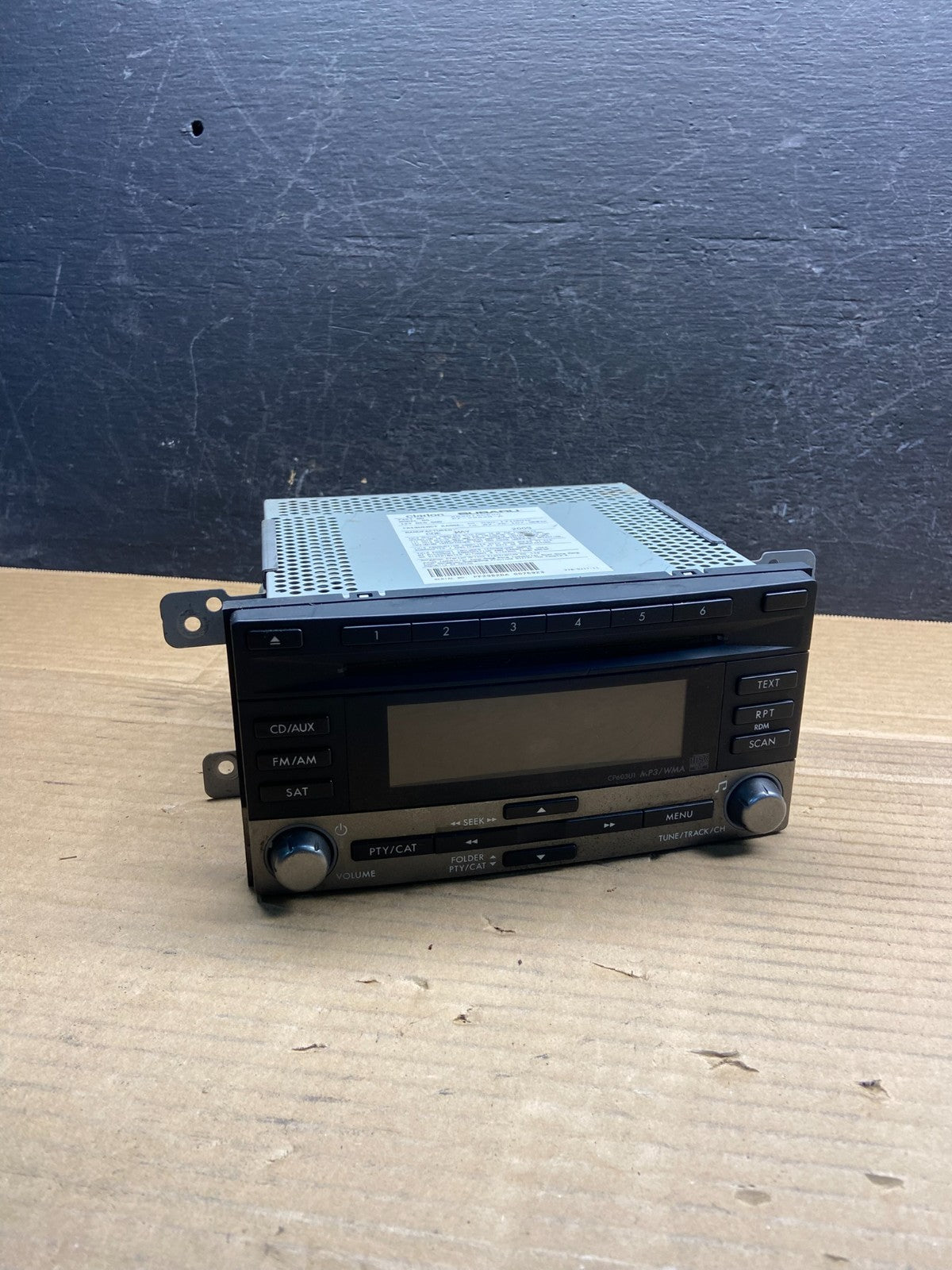 2009 to 2013 Subaru Forester Radio CD Player AUX AM/FM AE2540 DG0