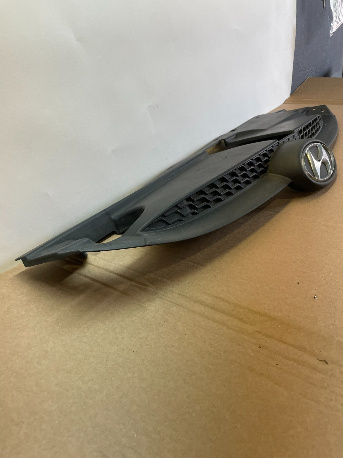 2010 to 2015 Hyundai Tucson Front Upper Grille Grill AG3007 DG2