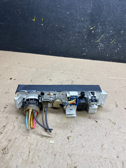 2001 - 2007 GMC Chevrolet Express 1500 Climate Control A/C u4876 DG4