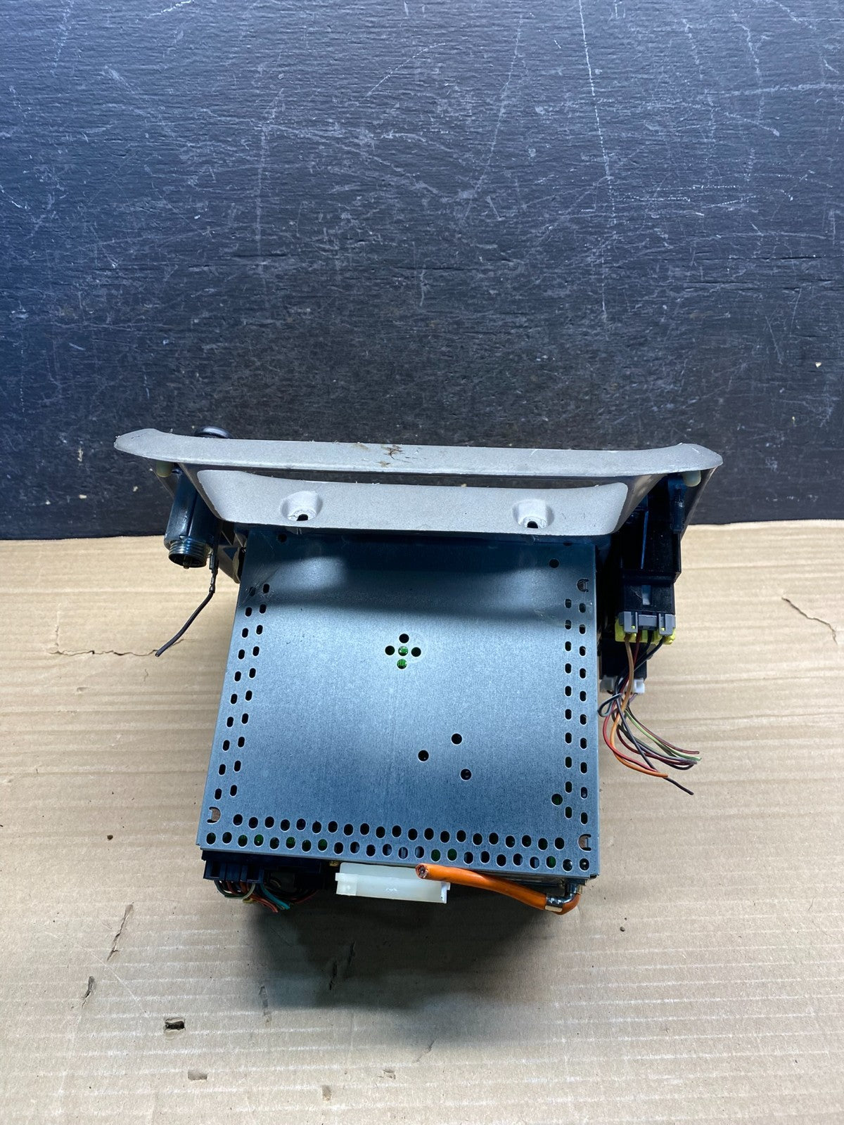 2001 - 2004 Ford Explorer Radio CD Player AM/FM ah9927 DG4