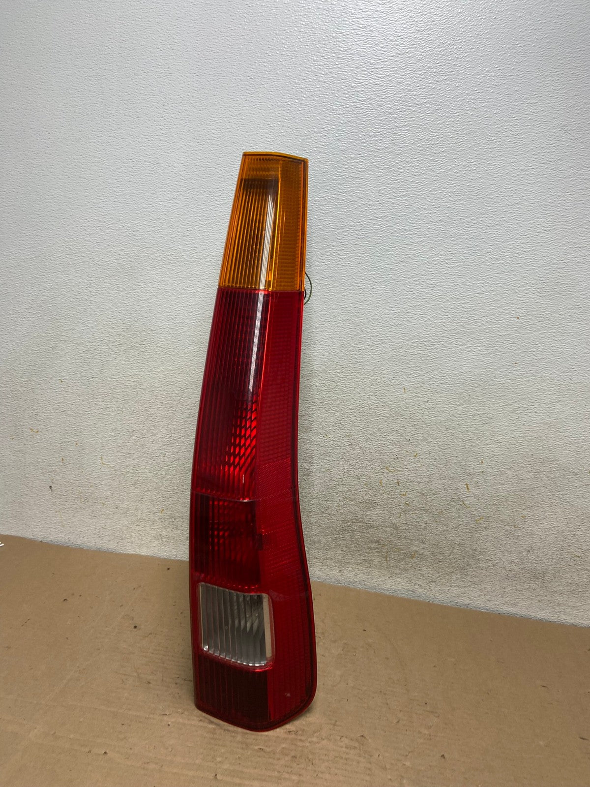 2002 - 2004 Honda Crv Cr-v Right Passenger Rh Side Tail Light AH9511 LK0