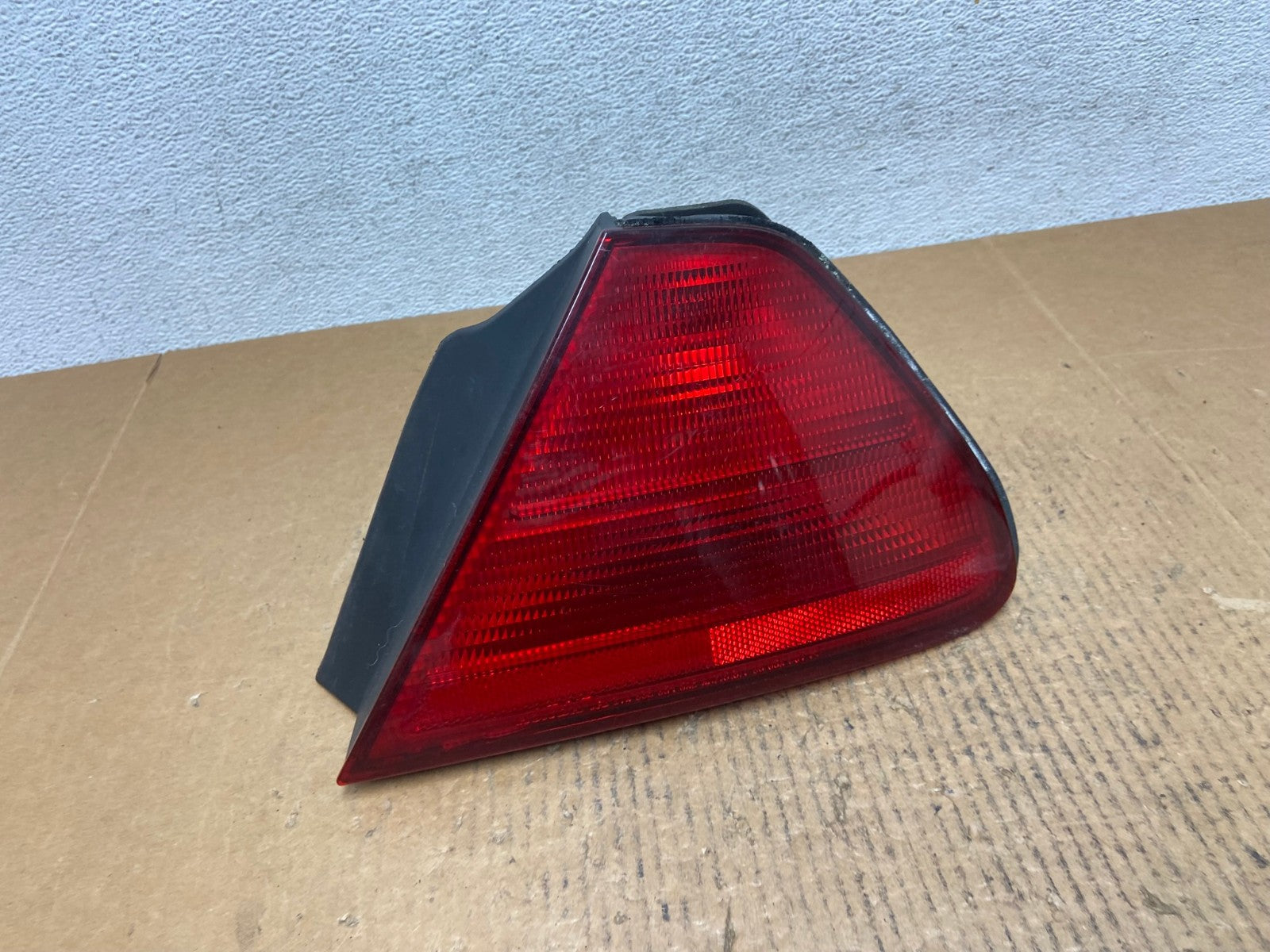 1998 - 2002 Honda Accord Coupe 2-door Right Passenger Tail Light AE0264 LK0