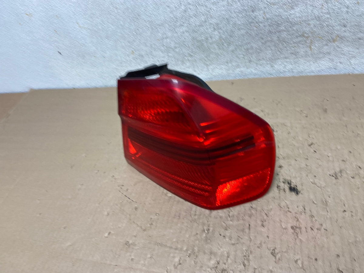 2006 2007 2008 Bmw 328i 3 Series Right Passenger Rh Side Tail Light AI2471 LK1