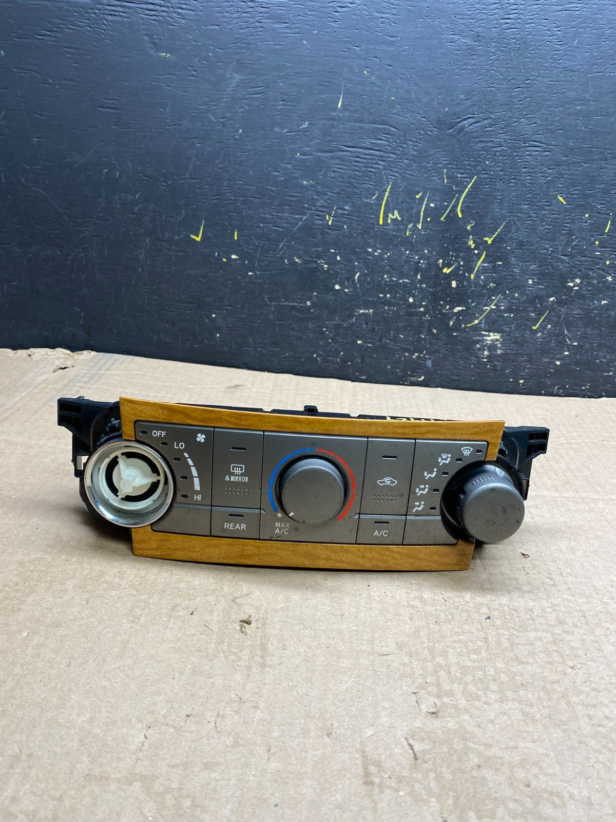 2008 to 2013 Toyota Highlander AC Heat Temp Climate Control Bezel Y9924 DG0