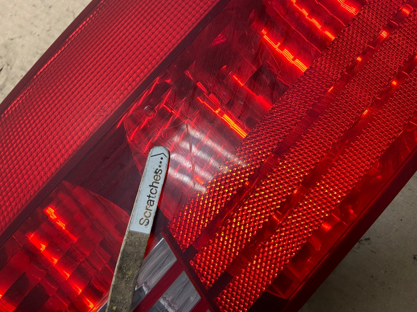 2004-2005 Toyota Sienna Right Passenger RH Side Inner Tail Light AG6553 LK3