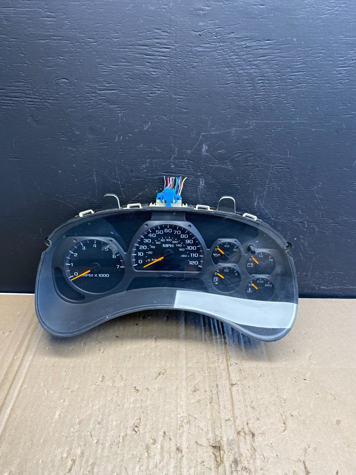 2002 to 2005 Chevrolet Trailblazer Speedometer Cluster Gauge OEM  ab9120 DG0