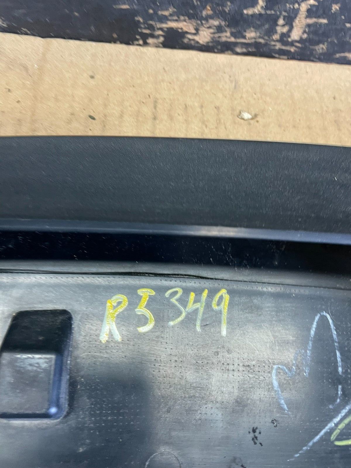 2004 to 2008 Chrysler Pacifica Rear Trunk Hatch Spoiler Wing OEM R5349 DG11