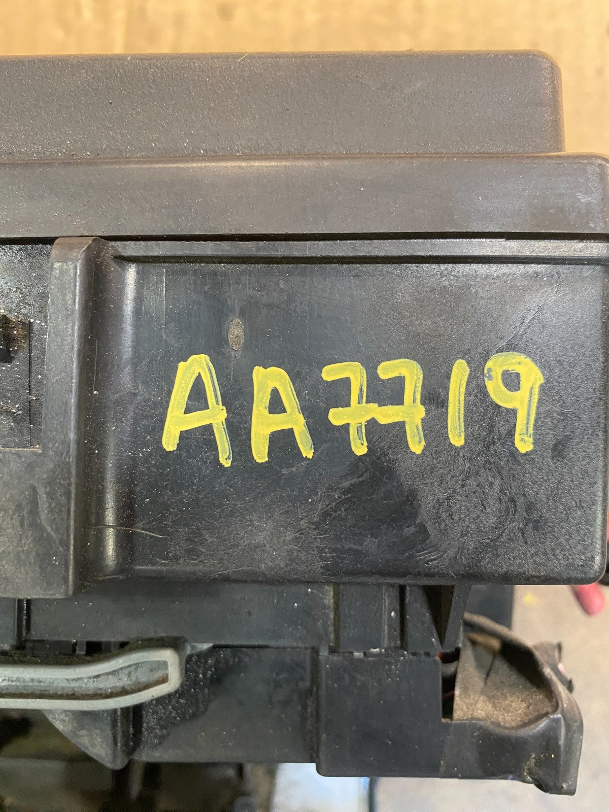 2009 Jeep Grand Cherokee Fuse Box Relay Panel Body Control Module BCM aa7719 DG7