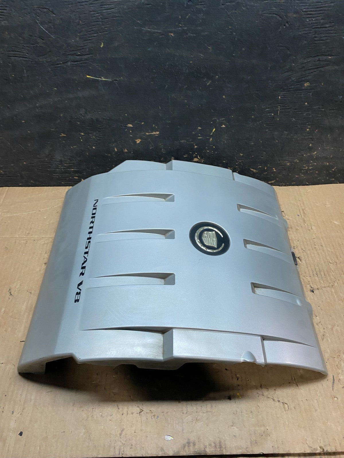 1997 to 2004 Cadillac Deville Seville Northstar Engine Motor Cover U0302 DG2