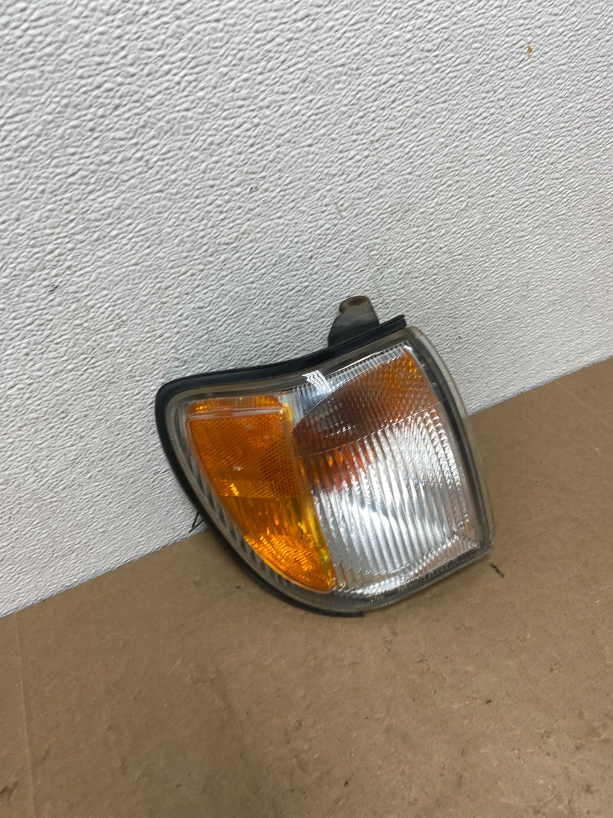 1999 to 2004 Nissan Pathfinder Passenger Corner Park Light Turn Signal AC5829 DW2