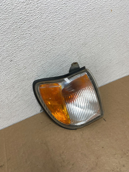 1999 to 2004 Nissan Pathfinder Passenger Corner Park Light Turn Signal AC5829 DW2