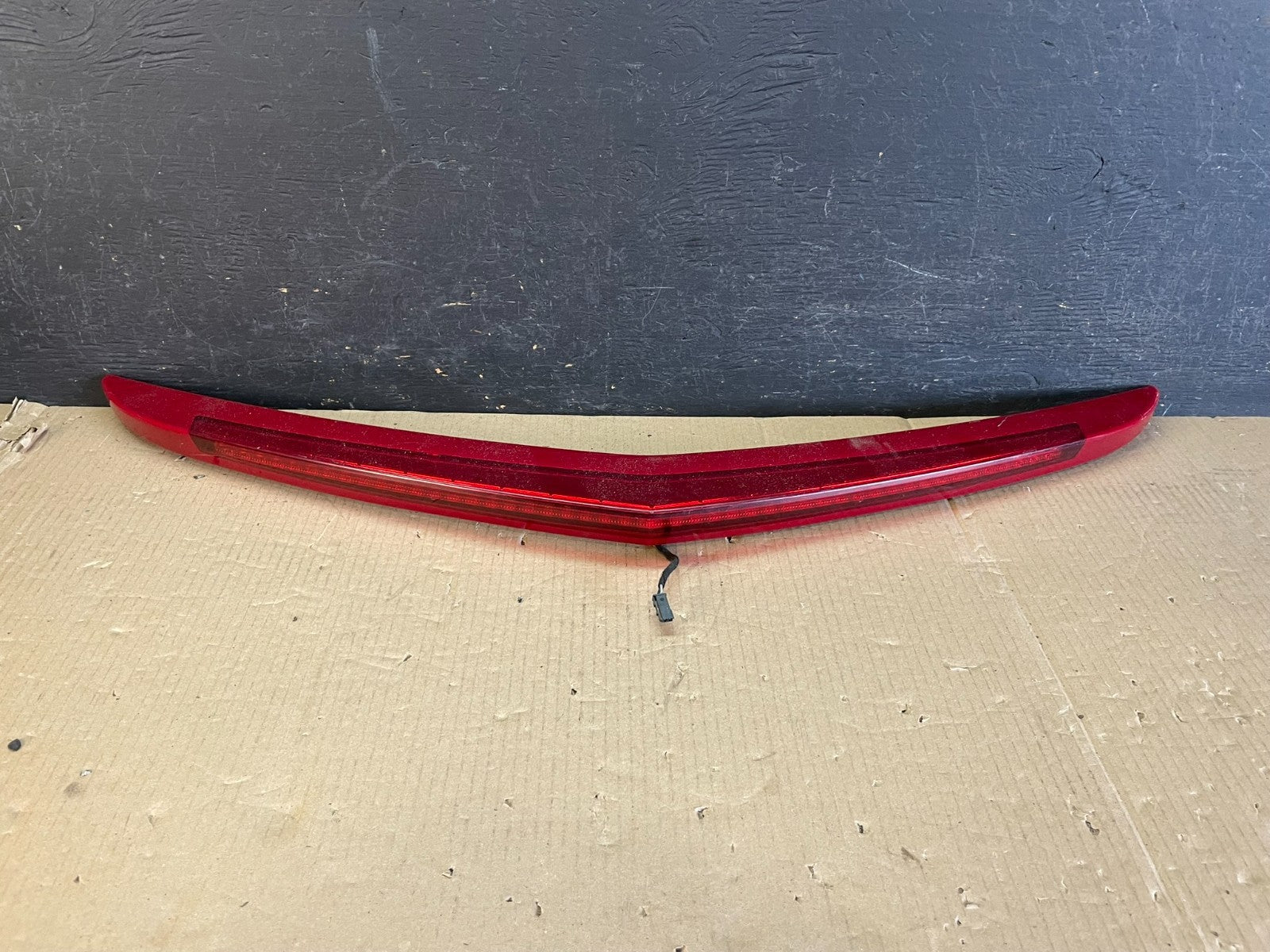 2013 to 2017 Cadillac XTS LED Third 3rd Center Tail Trunk Light AE3642 DG0