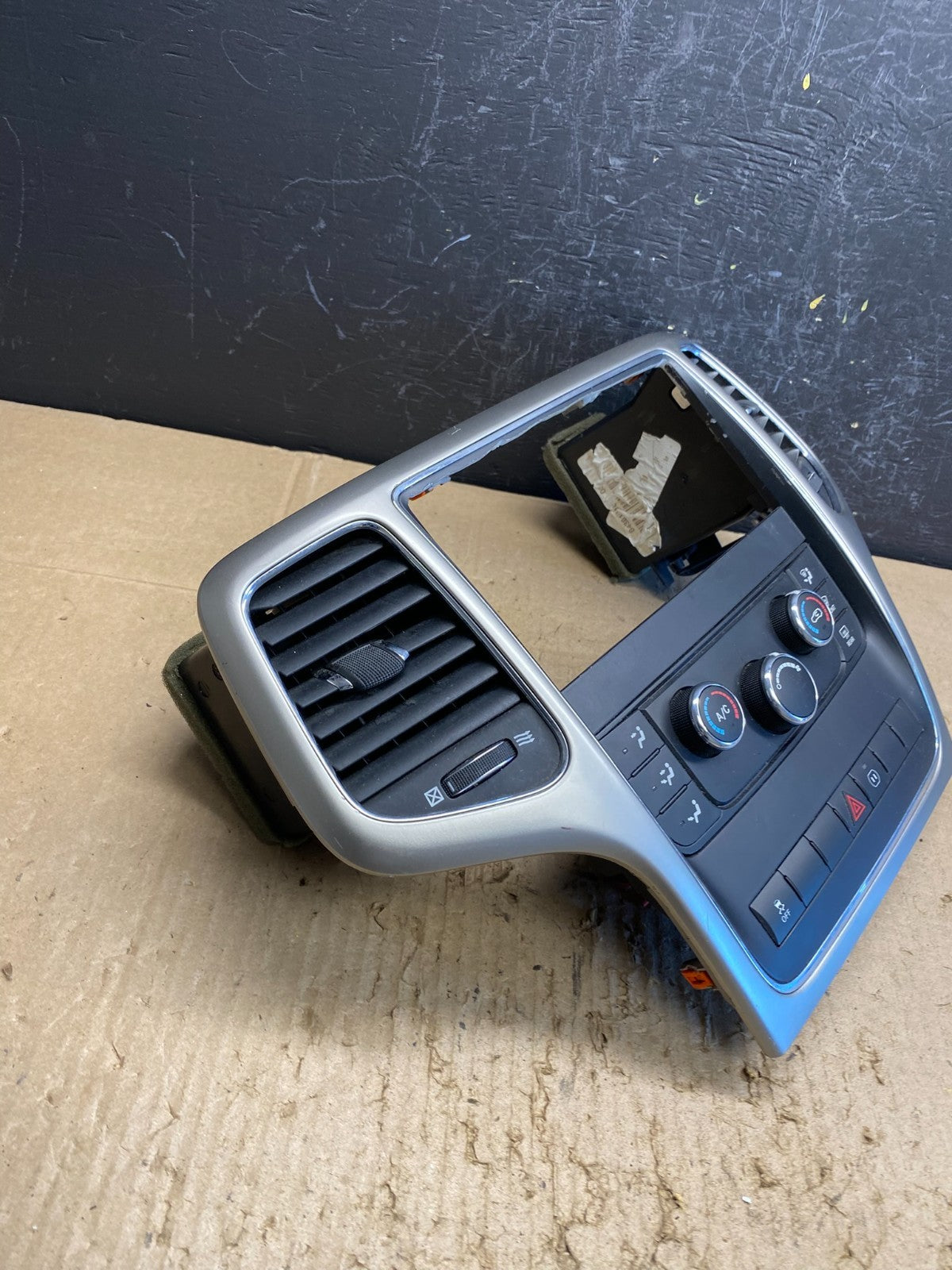 2011-2013 Jeep Grand Cherokee Center Radio Climate Control Bezel Vent ac4719 DG2