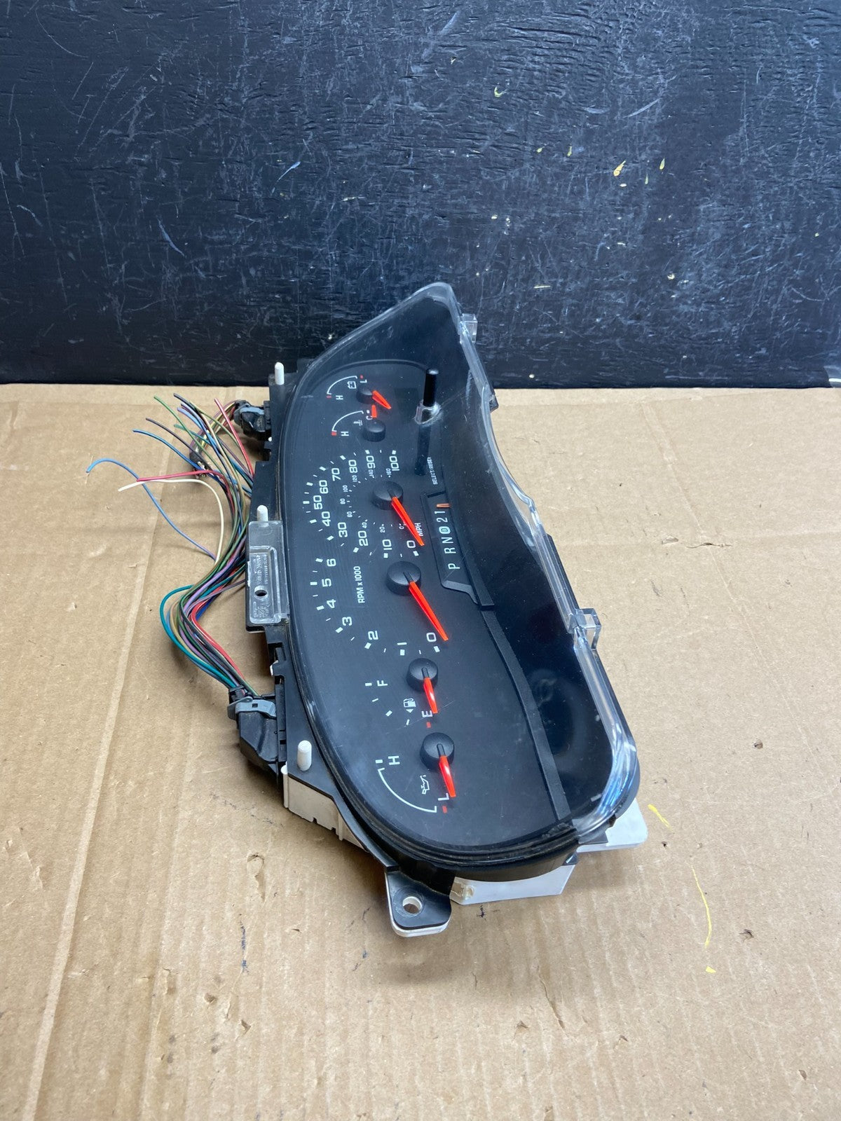 2006 Ford E350 Gauge Speedometer Cluster ad2155 DG1