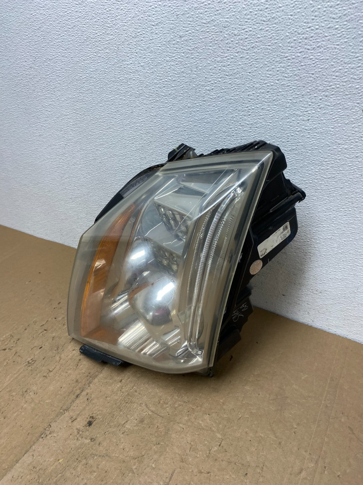 2008 to 2014 Cadillac CTS Left Driver LH Side Xenon Headlight AC6084 DW1