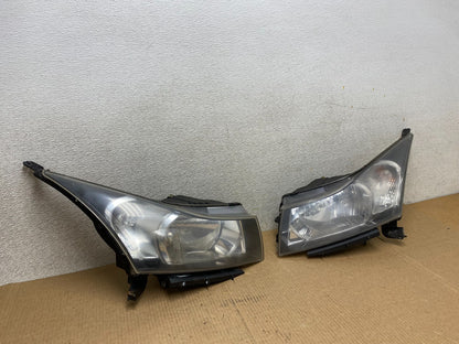2011 to 2015 Chevrolet Cruze Halogen Left+Right Set Headlights W3819 DW2