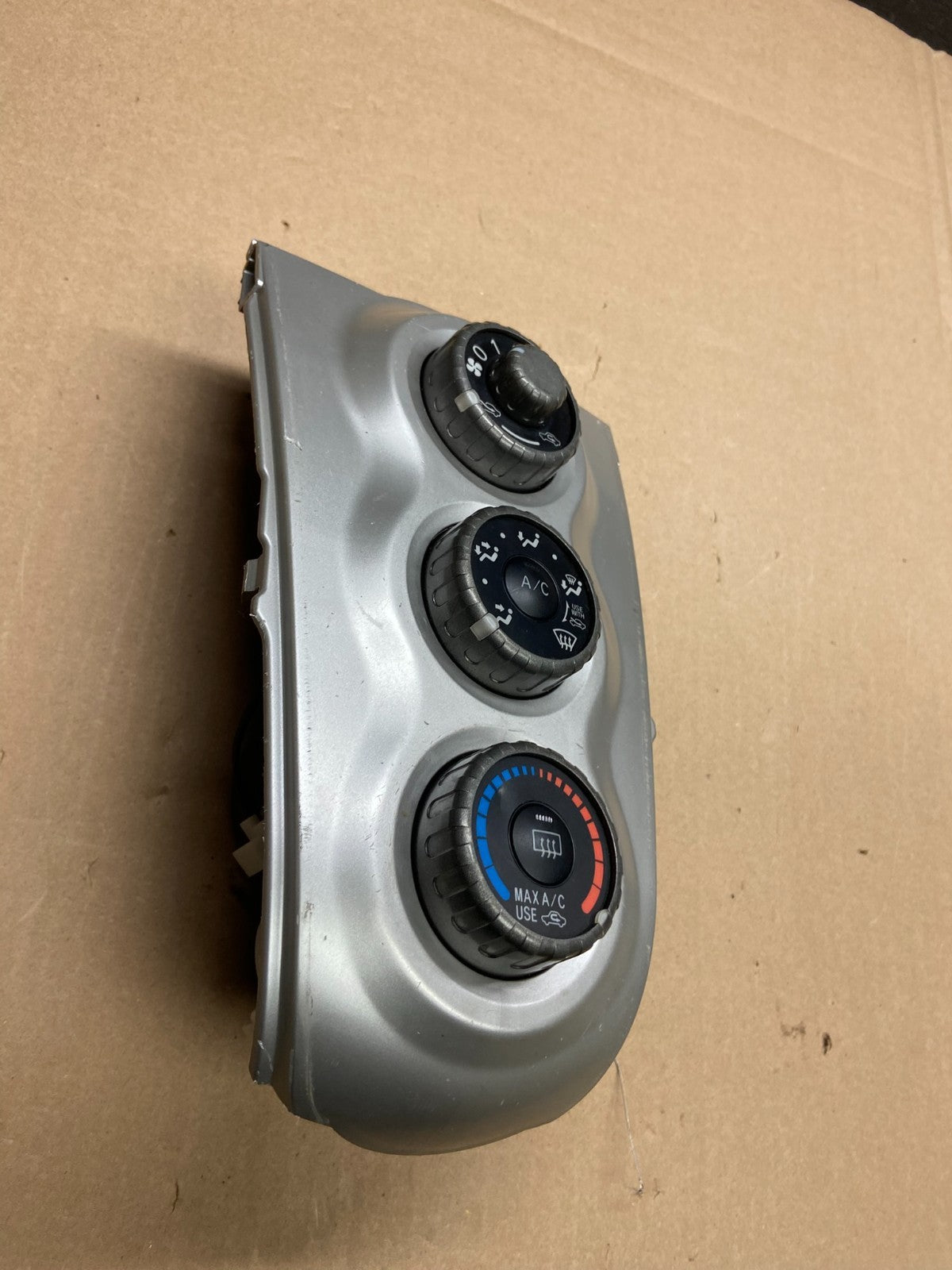 2000 to 2005 Toyota Yaris A/C Heater Climate Control Unit Switch AI6225 DG3