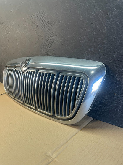 1998 to 2002 Mercury Grand Marquis Front Upper Grill Grille AE3495 DG1