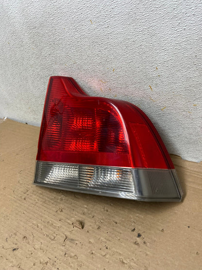2001 to 2004 Volvo S60 Right Passenger Side Tail Light AH8932 LK1