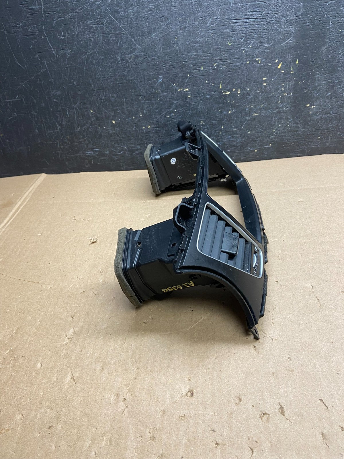 2014 2015 2016 Kia Cadenza Front Center Console Radio Bezel Air Vent ai6354 DG1