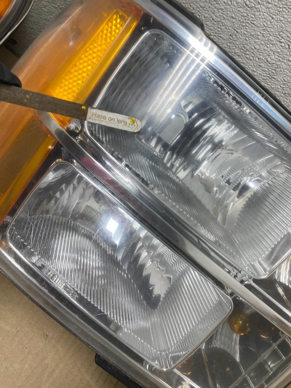 2007 - 2014 GMC Sierra Left+Right Side Halogen Headlights U2773 DW7