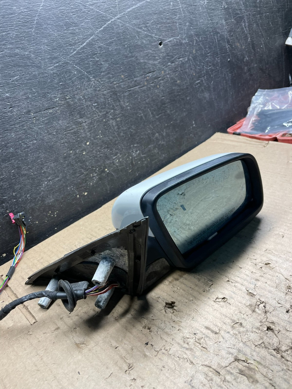 2004 - 2006 BMW 5-Series 525i 530i right Driver RH Door View Mirror V8862 DG13