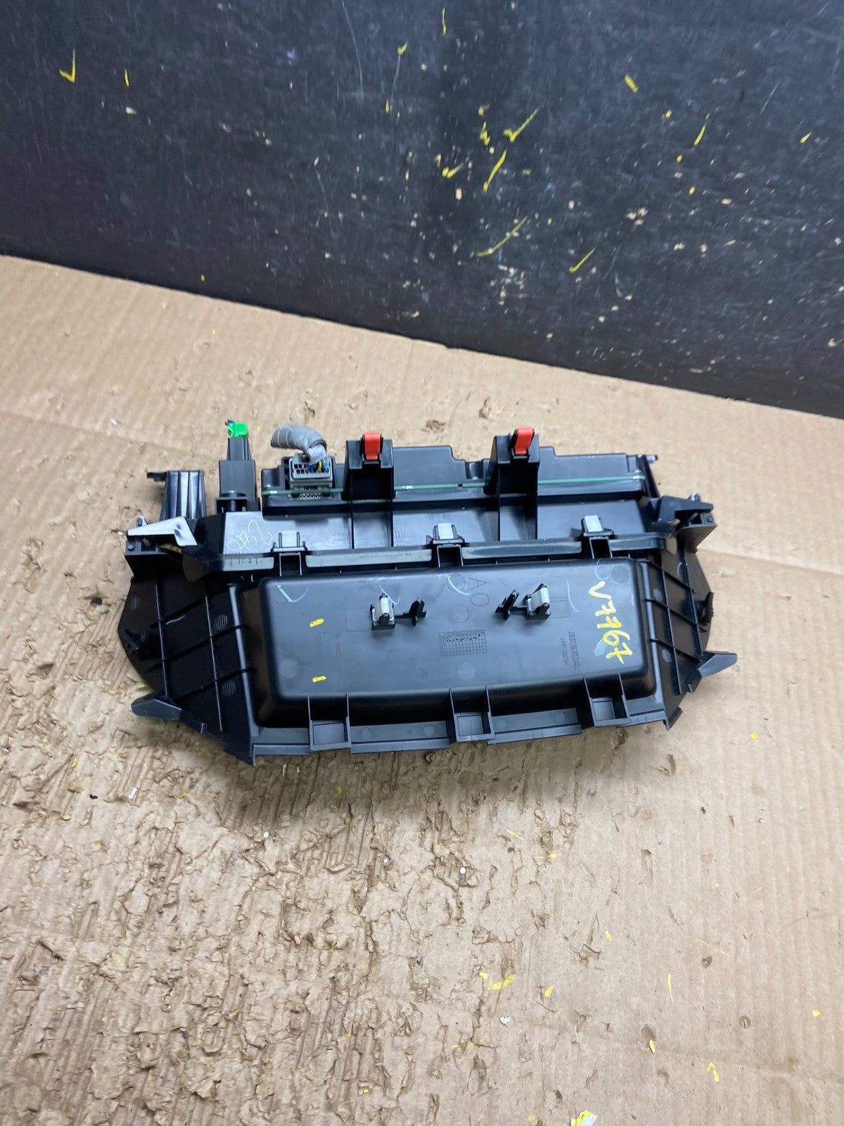 2009 to 2012 OEM Honda Pilot Information Display Screen V7767 DG5