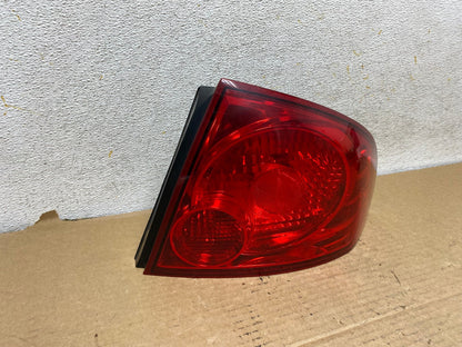 2004 2005 2006 Nissan Sentra Right Passenger Rh Side Tail Light AH7993 LK1
