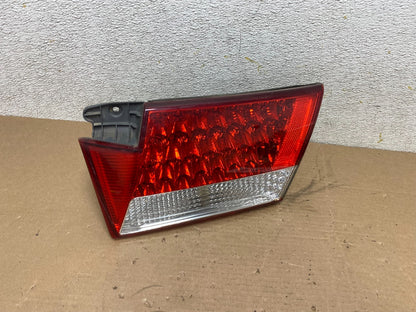 2006 2007 2008 2009 Hyundai Azera Right Passenger Inner Tail Light Oem R0517 DW0