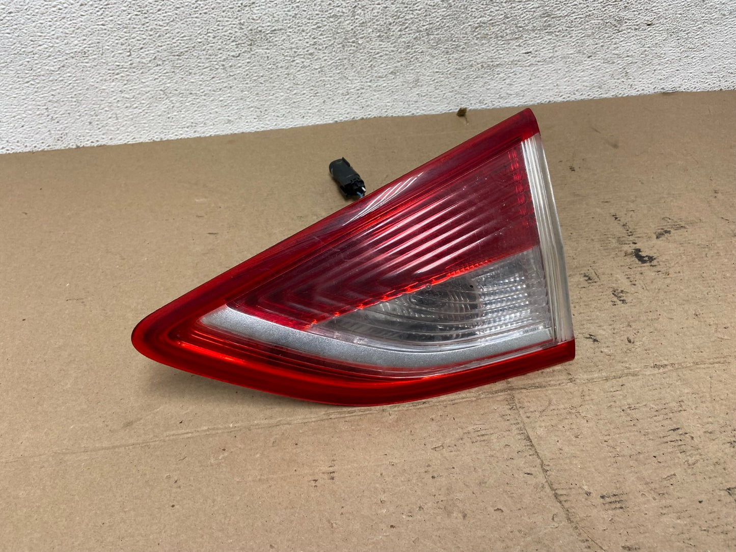 2013 to 2016 Ford Escape Right Passenger RH Side Inner Tail Light AF4768 LK0