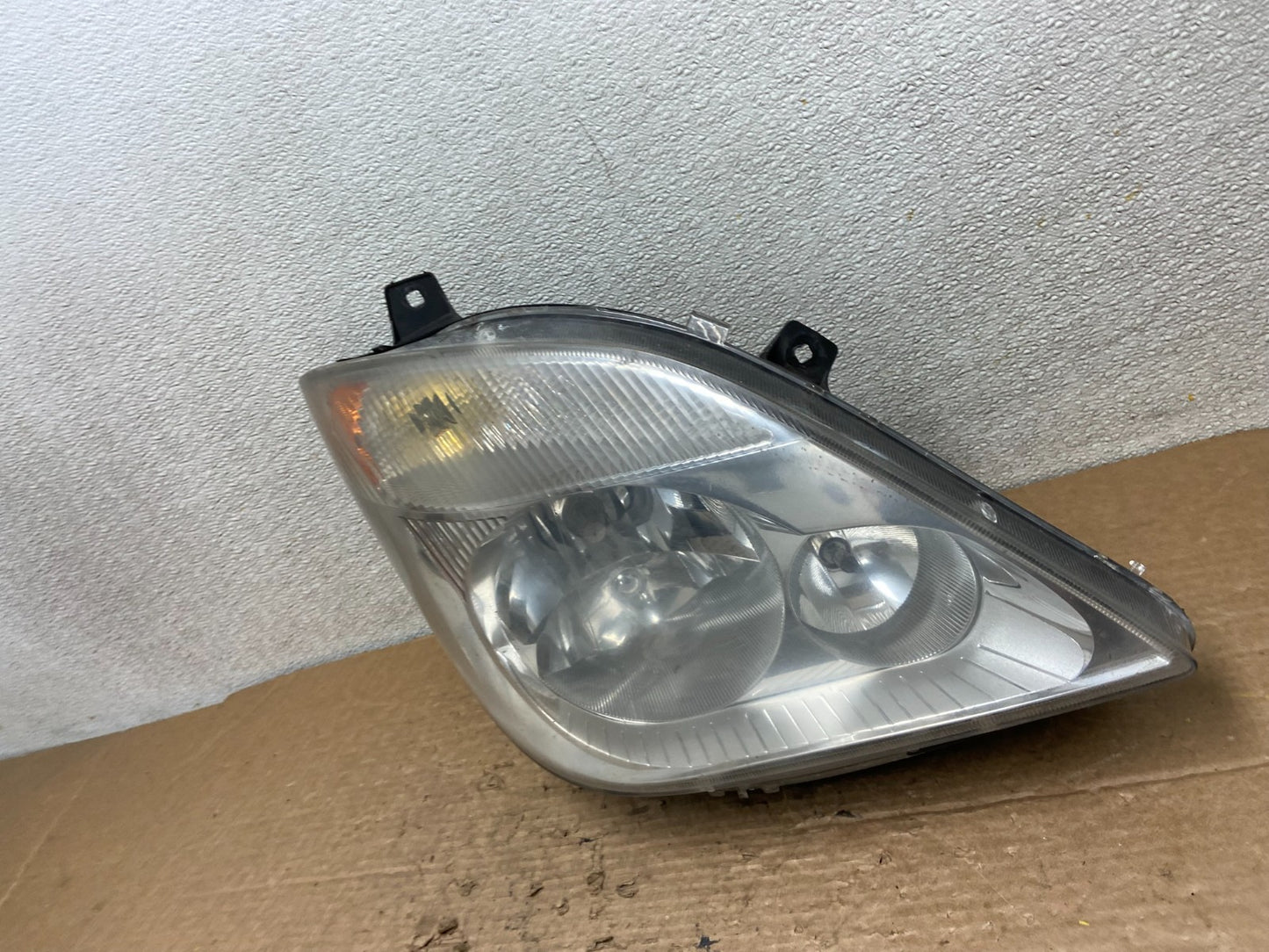 2007 to 2013 Mercedes Sprinter Headlight Right Passenger Halogen Oem Z3701 PS1