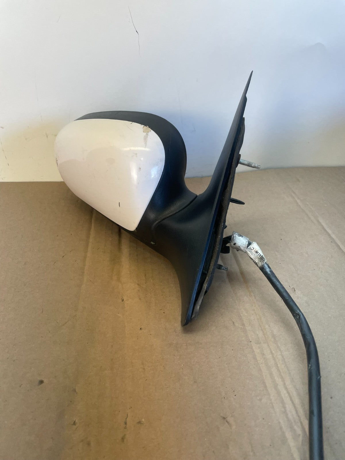 1999 - 2002 Ford Crown Victoria Right Passenger View Door Mirror AG78131
