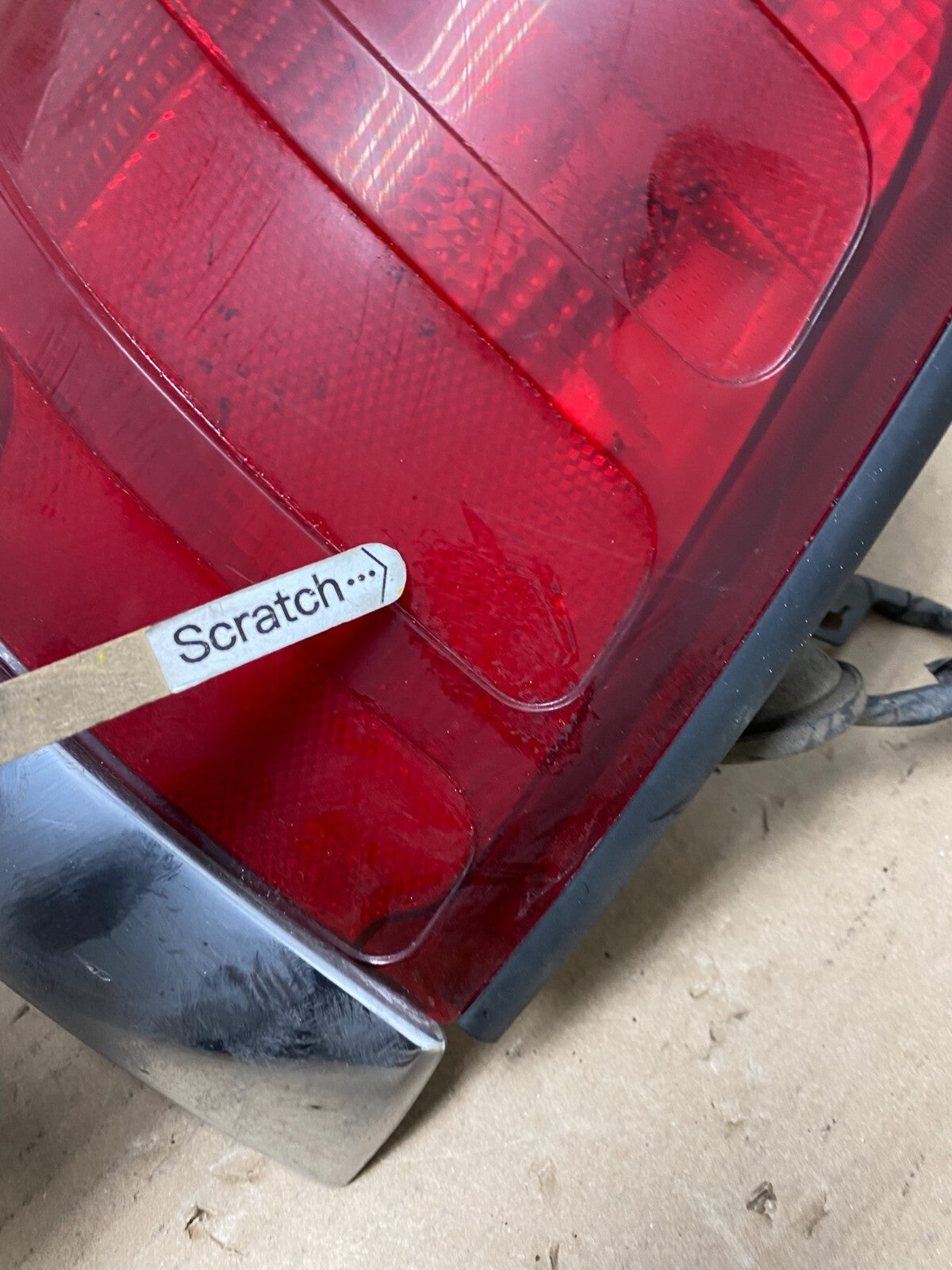 1998-2003 Ford Crown Victoria Right Passenger Rh Side Tail Light Oem I2182 DW4
