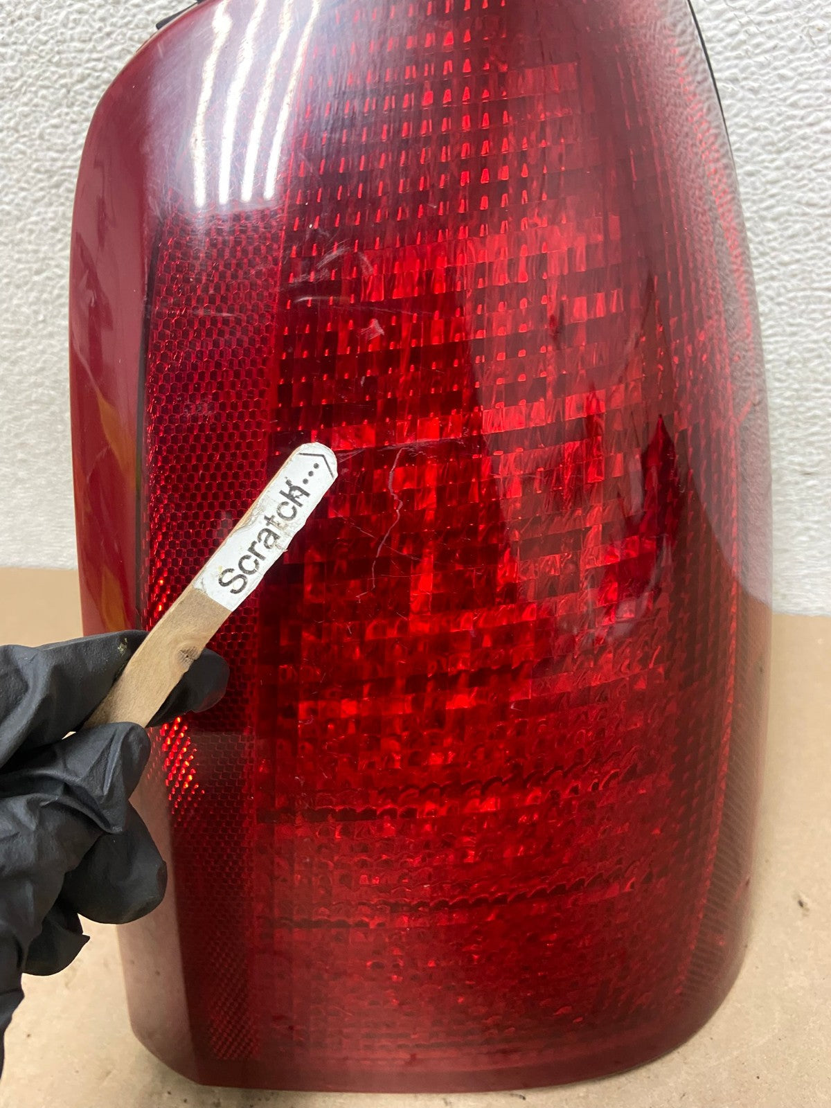2000 to 2005 Cadillac Deville Right Passenger Rh Side Tail Light AG4808 LK3