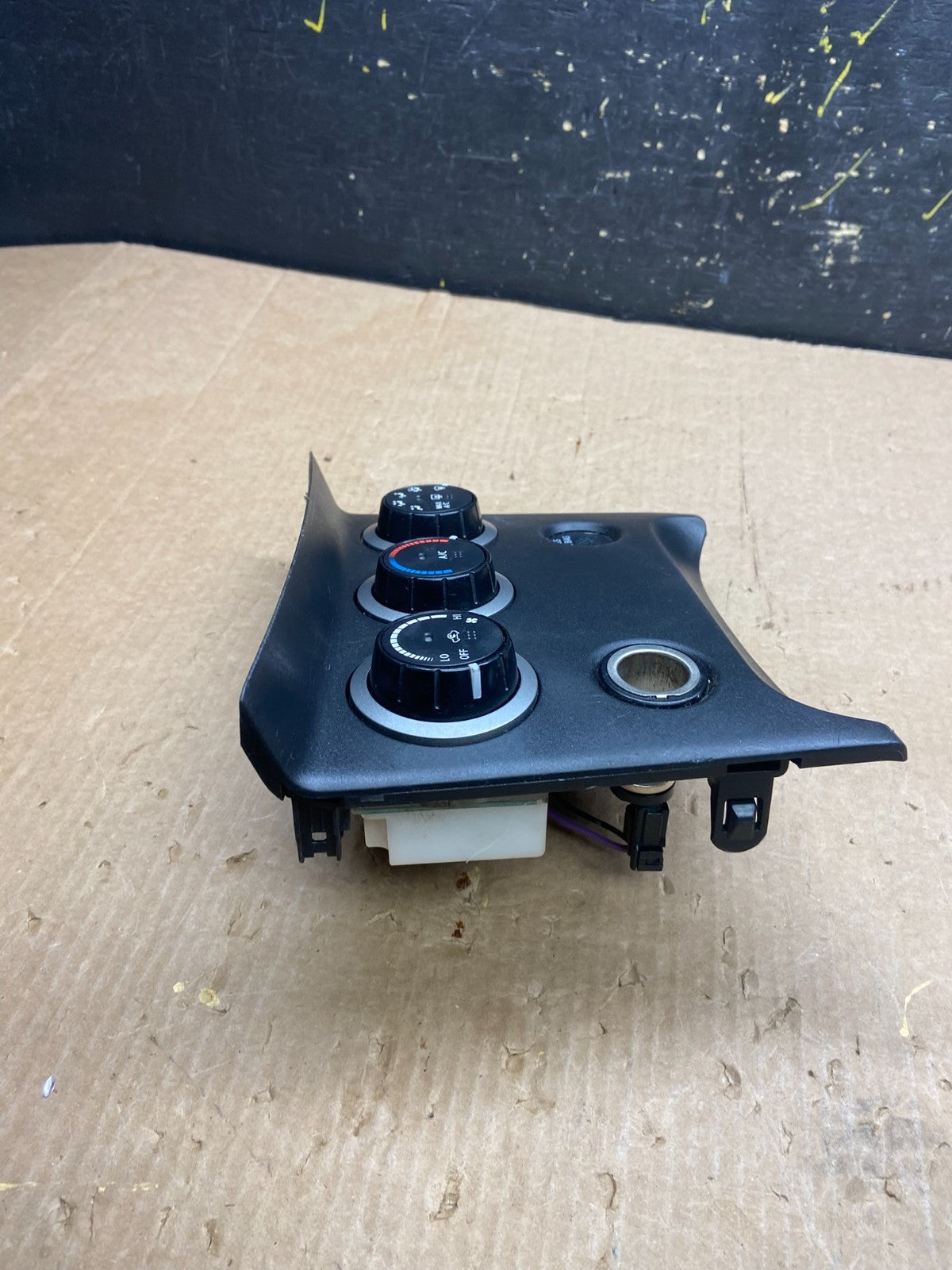 2011 to 2015 Nissan Rogue Heater Temperature AC Climate Control OEM Z4193 DG1