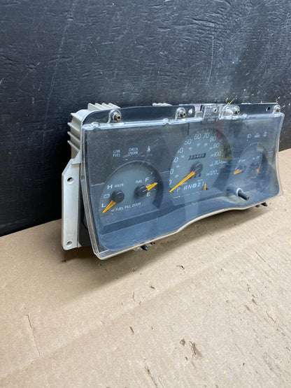 1998 to 2005 Mercury Marquis Speedometer Cluster Gauge Oem t4697 DG1