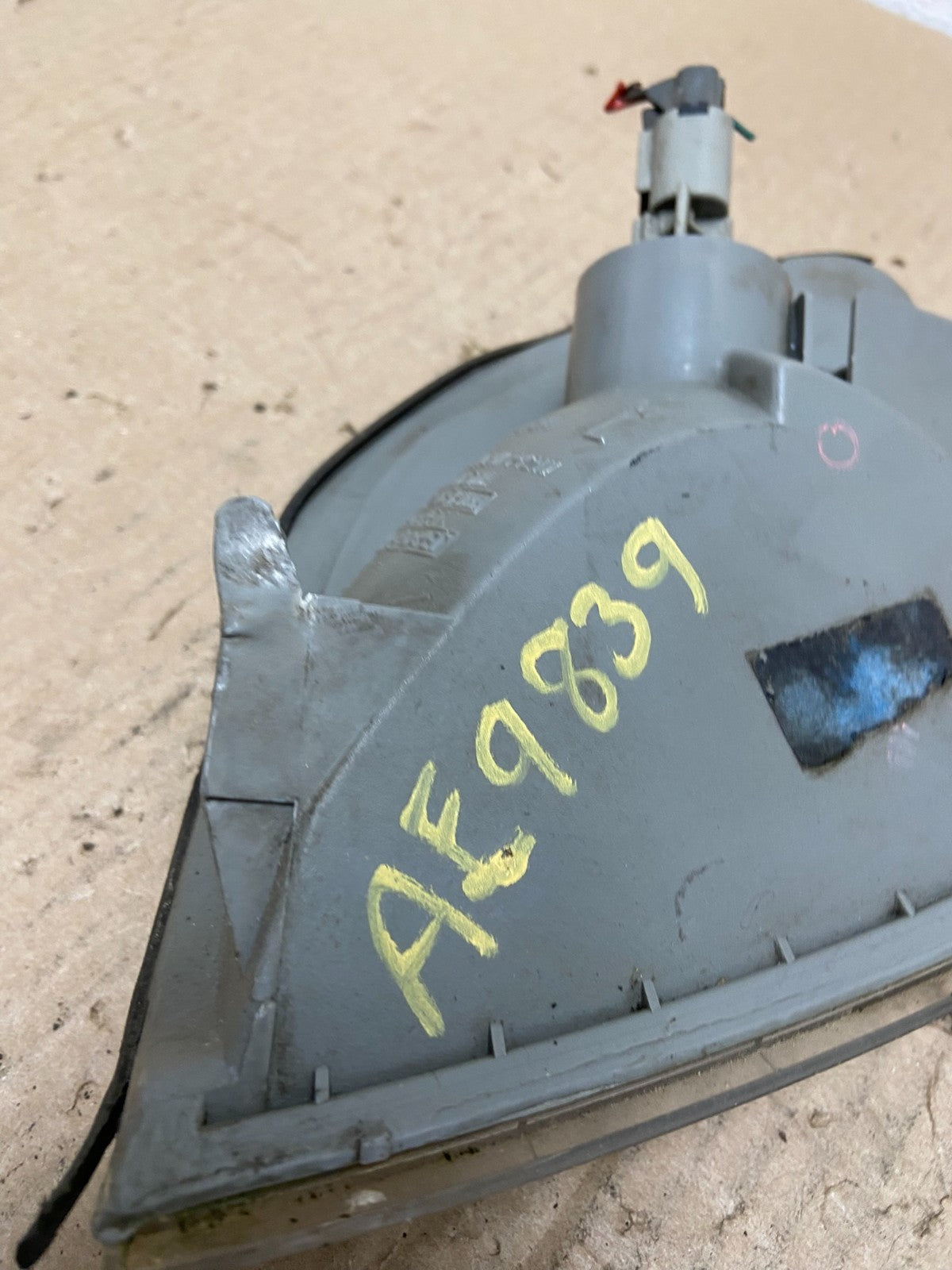 2001 to 2002 Subaru Forester SF5 Left Front Corner Light Indicator Signal AE92398