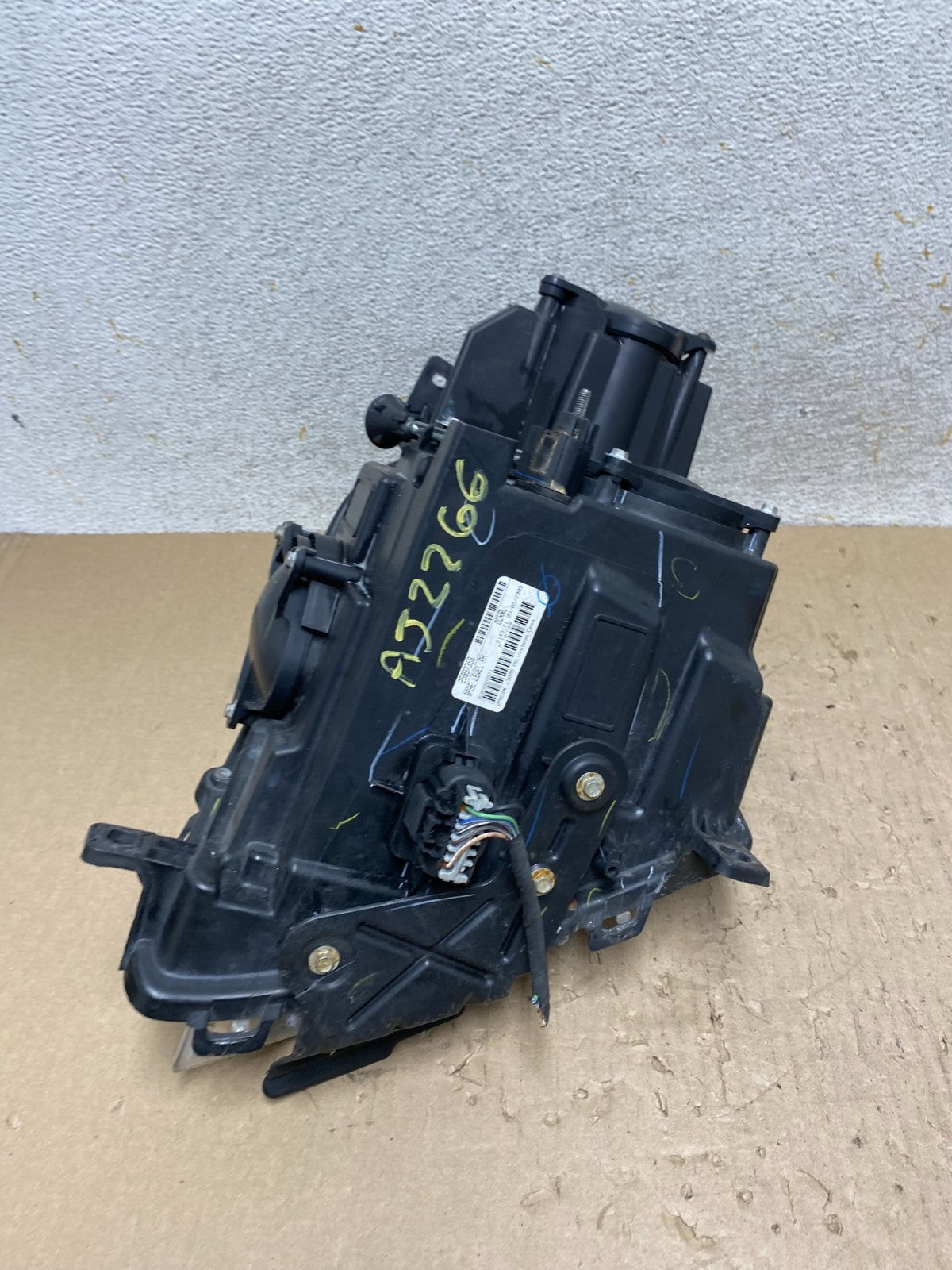 Halogen 2008 to 2014 Cadillac CTS Headlight Right Passenger Rh AJ2266 DW8