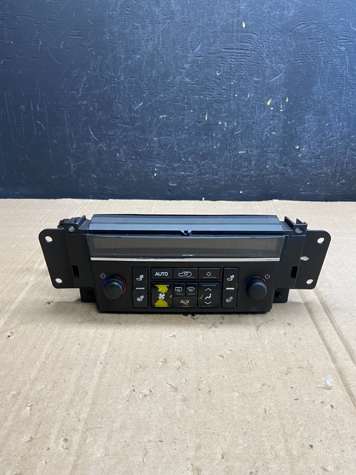 2007 to 2011 Cadillac Escalade AC Heater Climate Control Panel AD7202 DG0