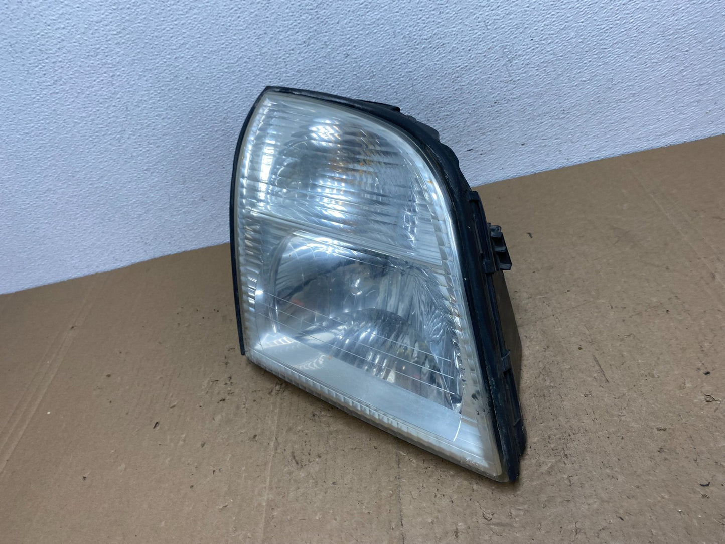 2002-2005 Mercury Mountaineer Right Passenger Halogen Headlight AC6046 DW1