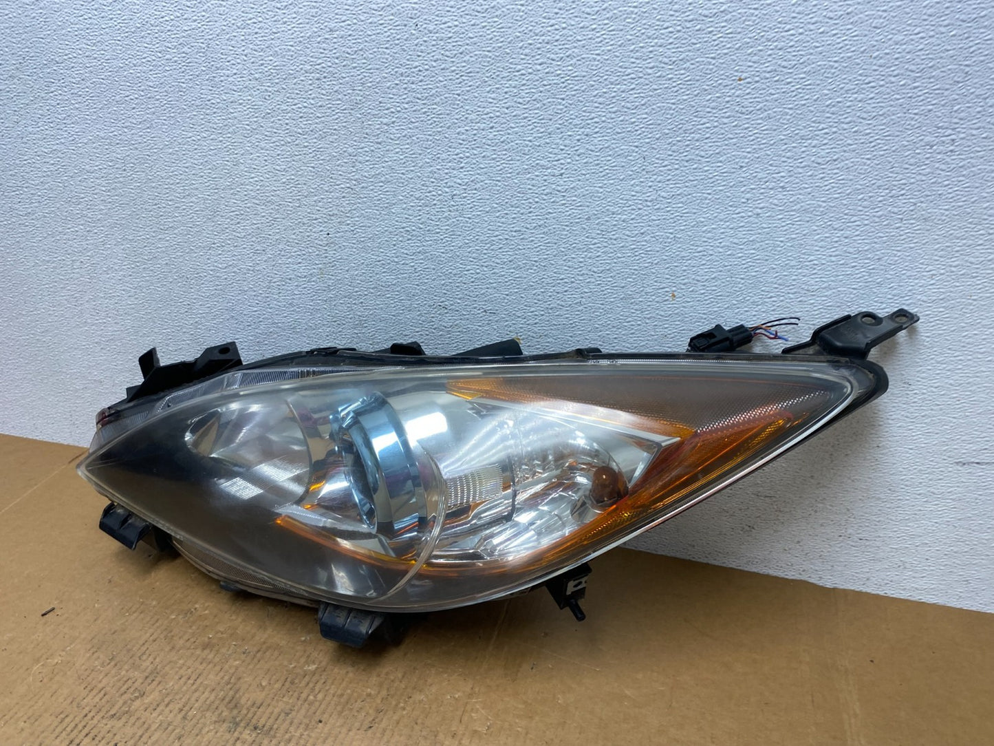 2010 - 2013 Mazda 3 Halogen Left Driver Halogen Headlight AE0375 DW1