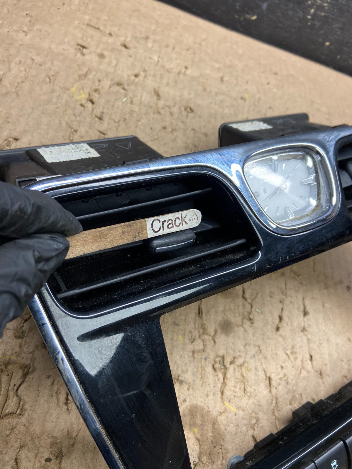2011 - 2014 Chrysler 200 Dash Radio Bezel Trim Clock Hazard Bezel t8655 DG1