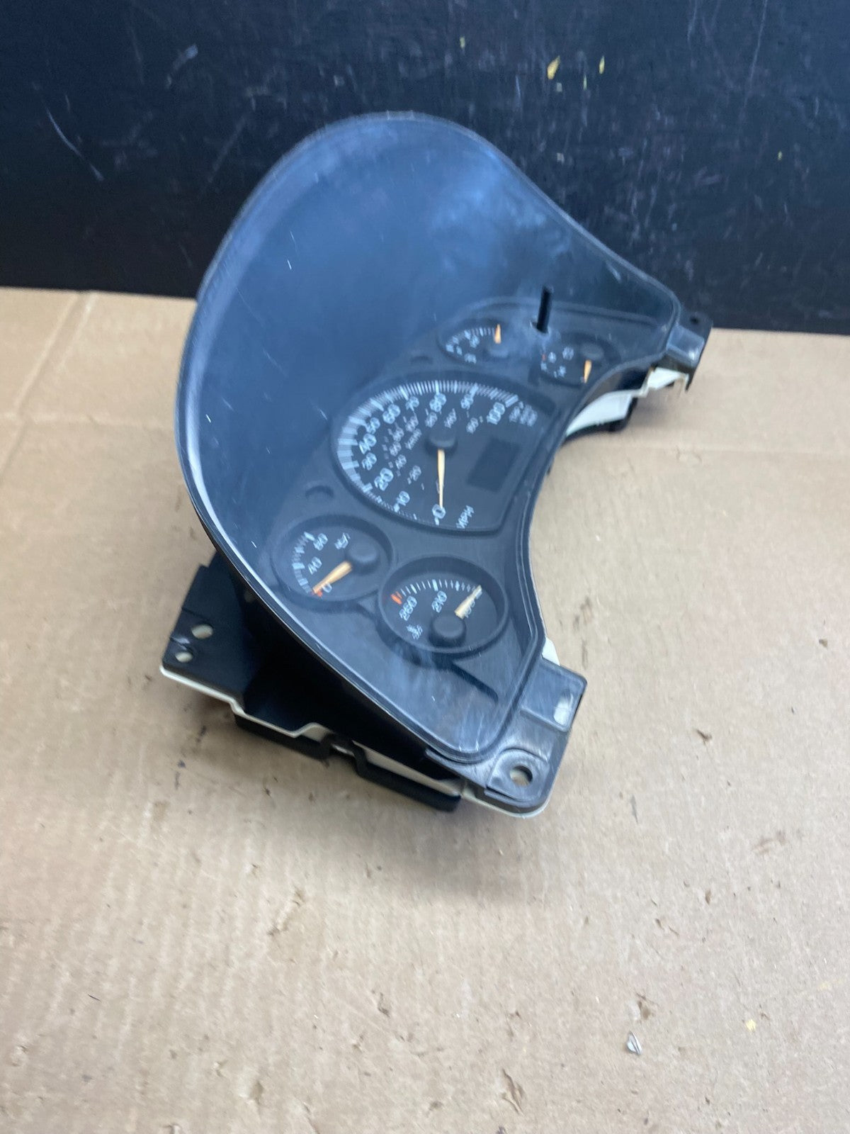 2004 to 2007 Chevrolet Express Speedometer Cluster Gauge OEM  AB9382 DG3
