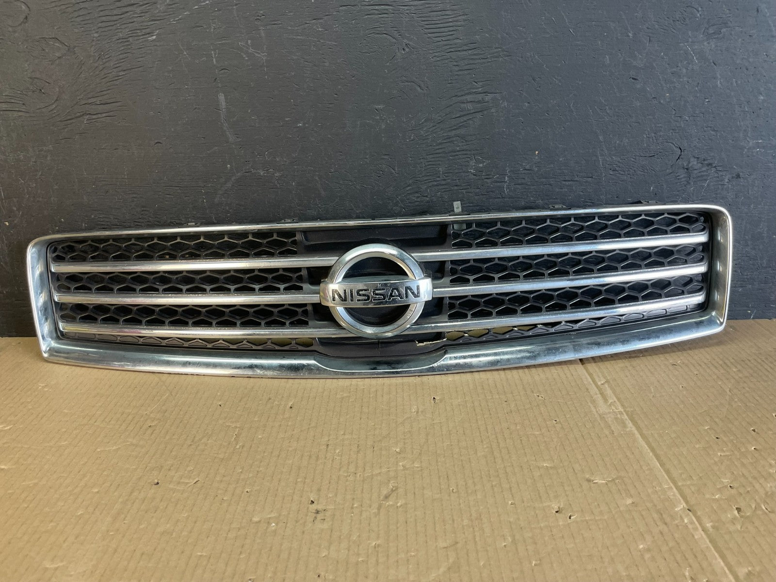 2009 to 2011 Nissan Maxima Front Upper Grill Grille 62070-9N00A ae3684 DG0