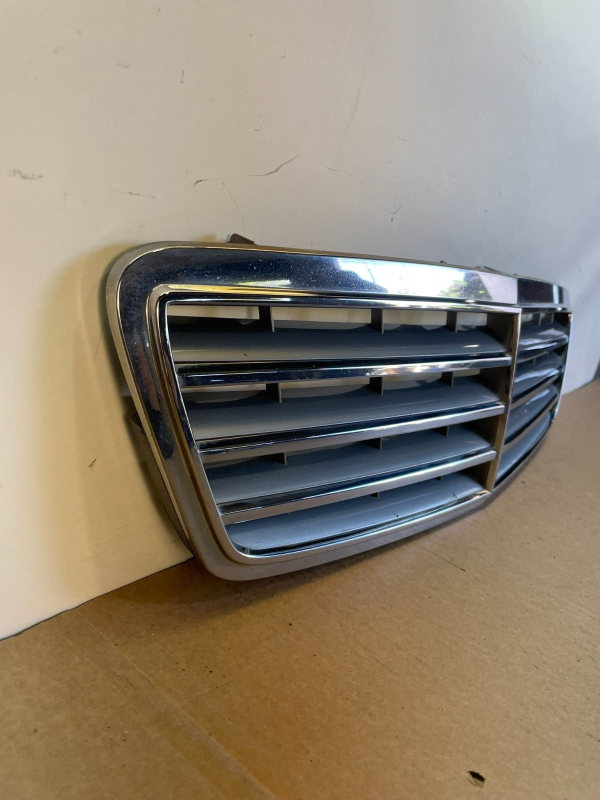 2005-2007 Mercedes W203 C230 C320 C350 Front Upper Grill Grille AH0327 DG2