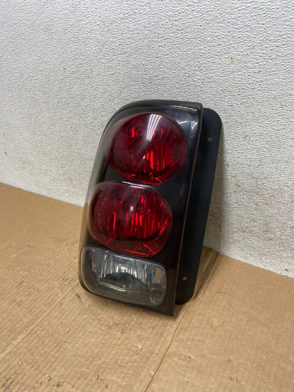 2002 to 2009 Chevrolet Trailblazer Left Driver LH Side Tail Light AI6605 LK1