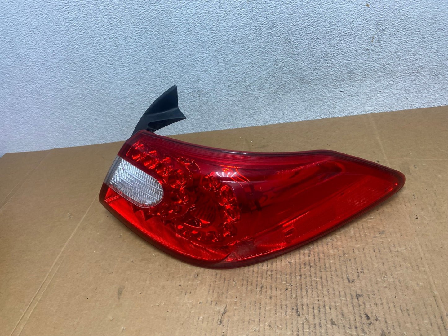 2011 2012 2013 Infiniti M37 M56 Right Passenger RH Tail Light AE0549 LK1