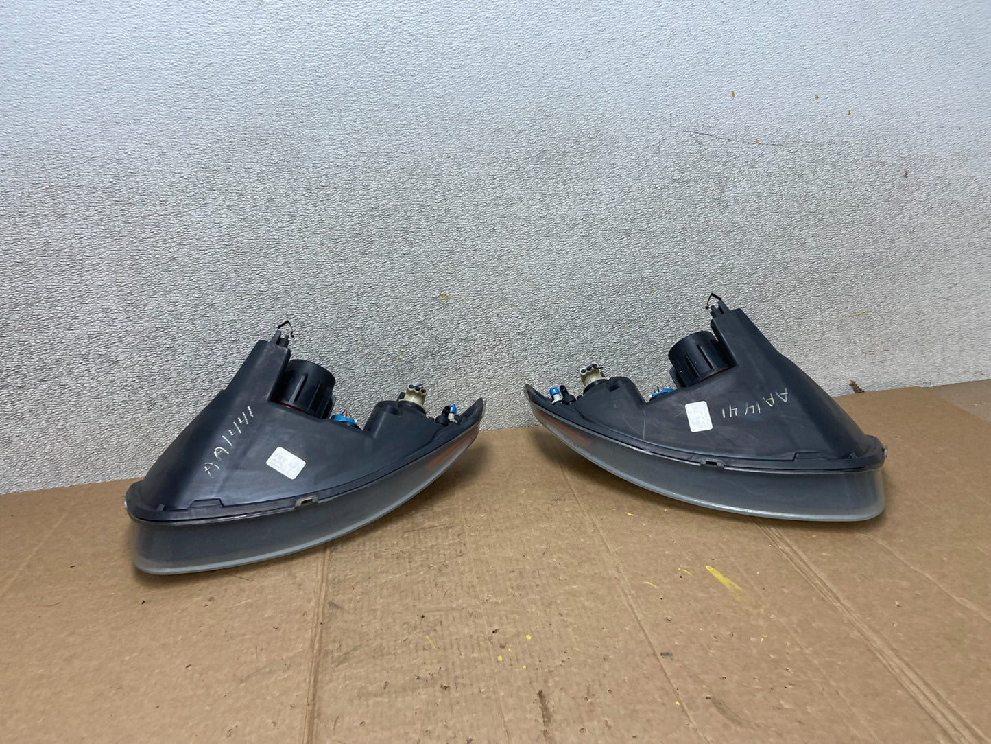 2003 - 2005 Chevrolet Cavalier Right+Left Black Headlight AA1441 PS7