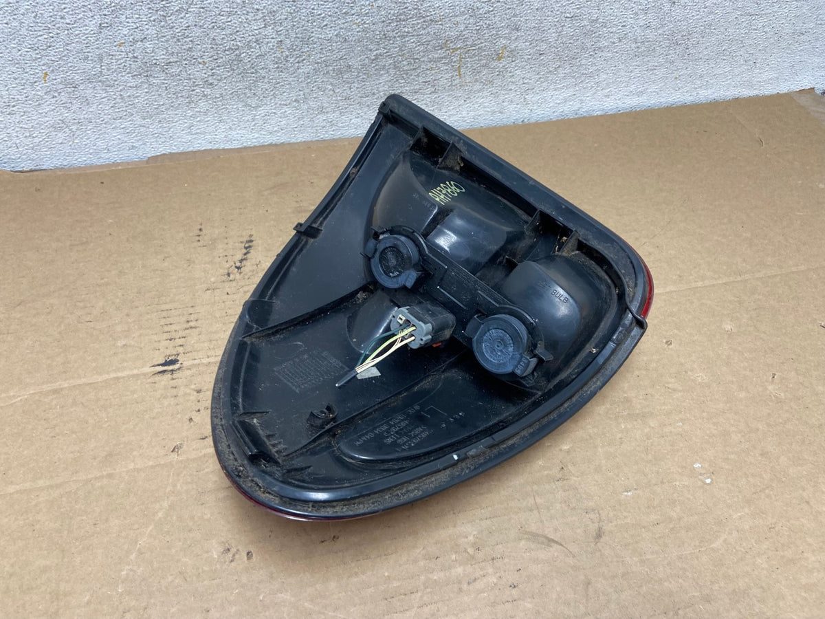 2004 to 2007 Dodge Grand Caravan Left Driver Lh Tail Light AH7860 LK4